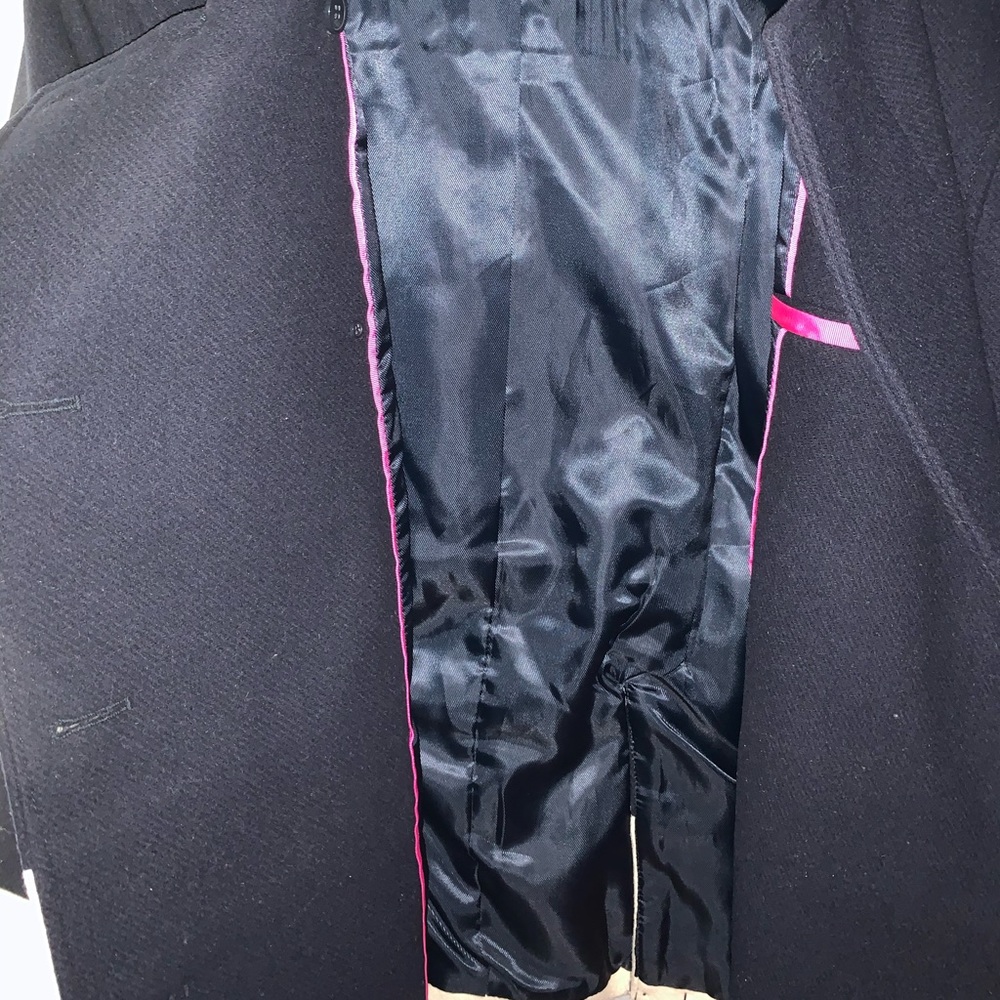 Coat - Picture 3 of 4